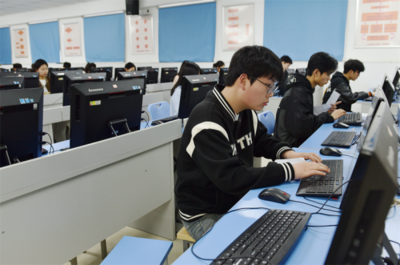 安徽工业经济职业技术学院2024年分类招生考试顺利举行，网络技术全程保驾护航